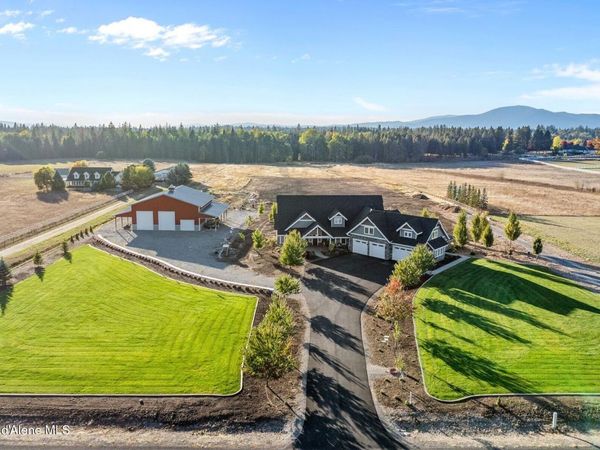 12399 N Meadow Wood Ln, Hayden, ID 83835