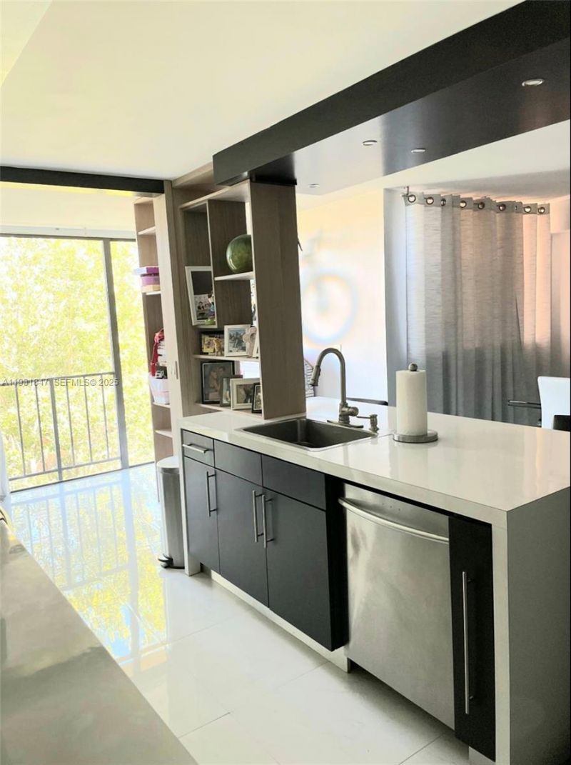 9410 W Flagler St , Unit 409, Miami, FL 33174 Photo