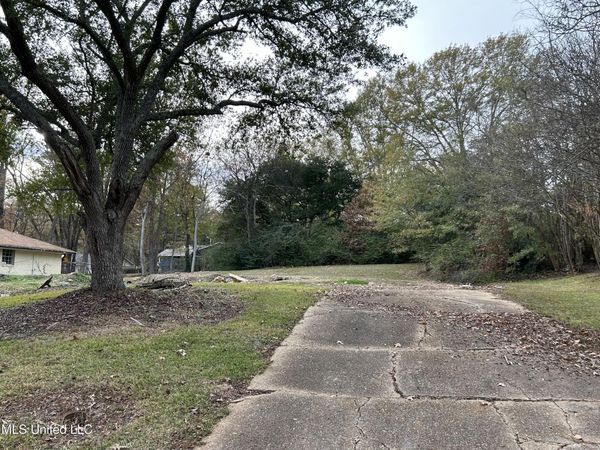 Meadow Ln Circle, Clinton, MS 39056