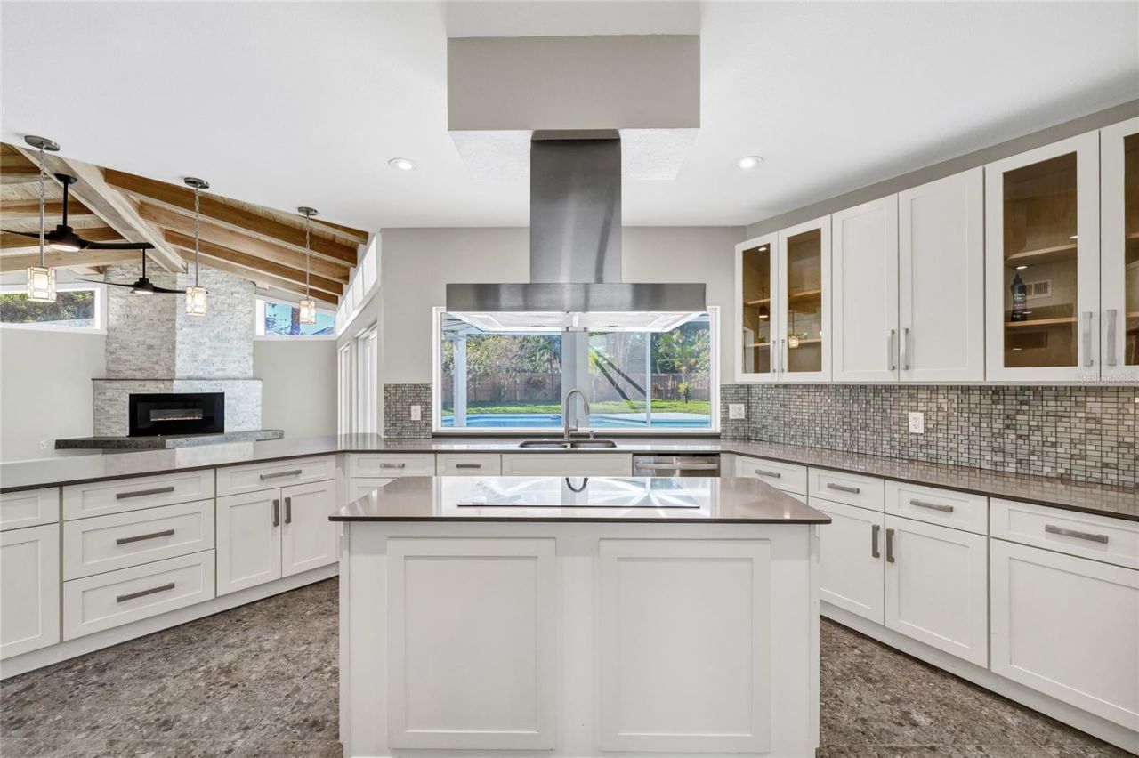 8922 Bay Cove Court, Orlando, FL 32819 Photo