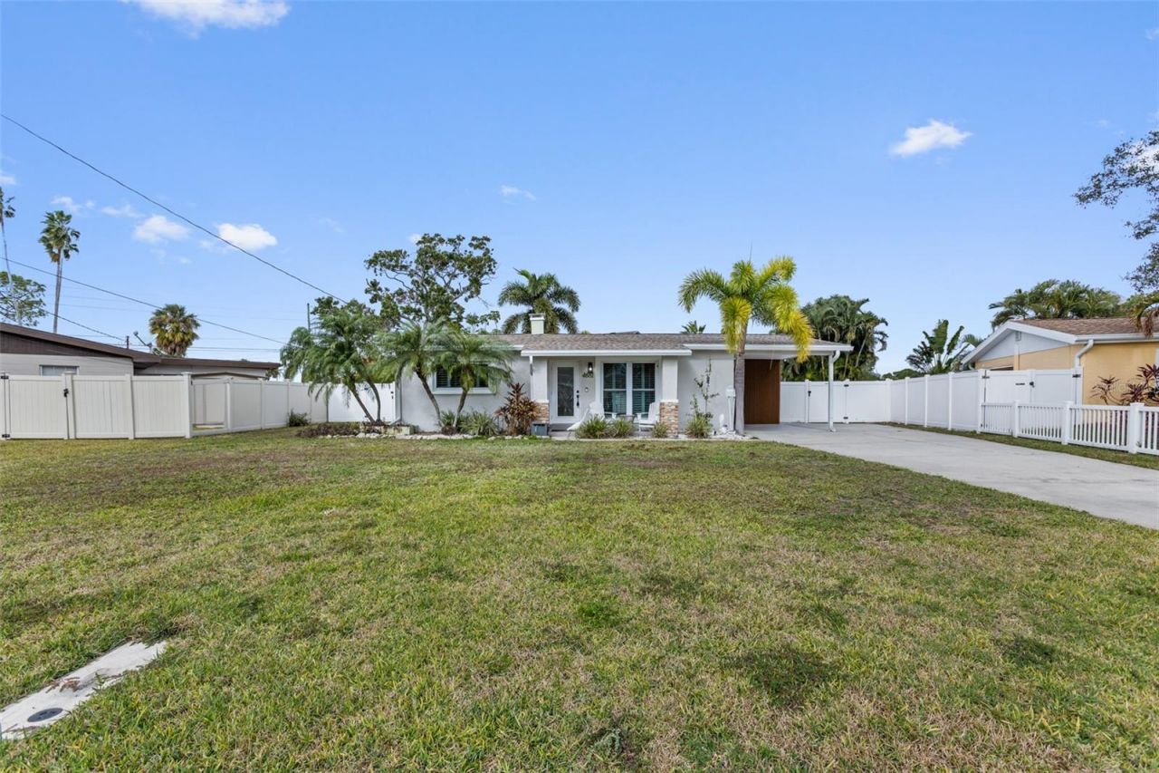 4681 Carson Street Ne, Saint Petersburg, FL 33703 Photo