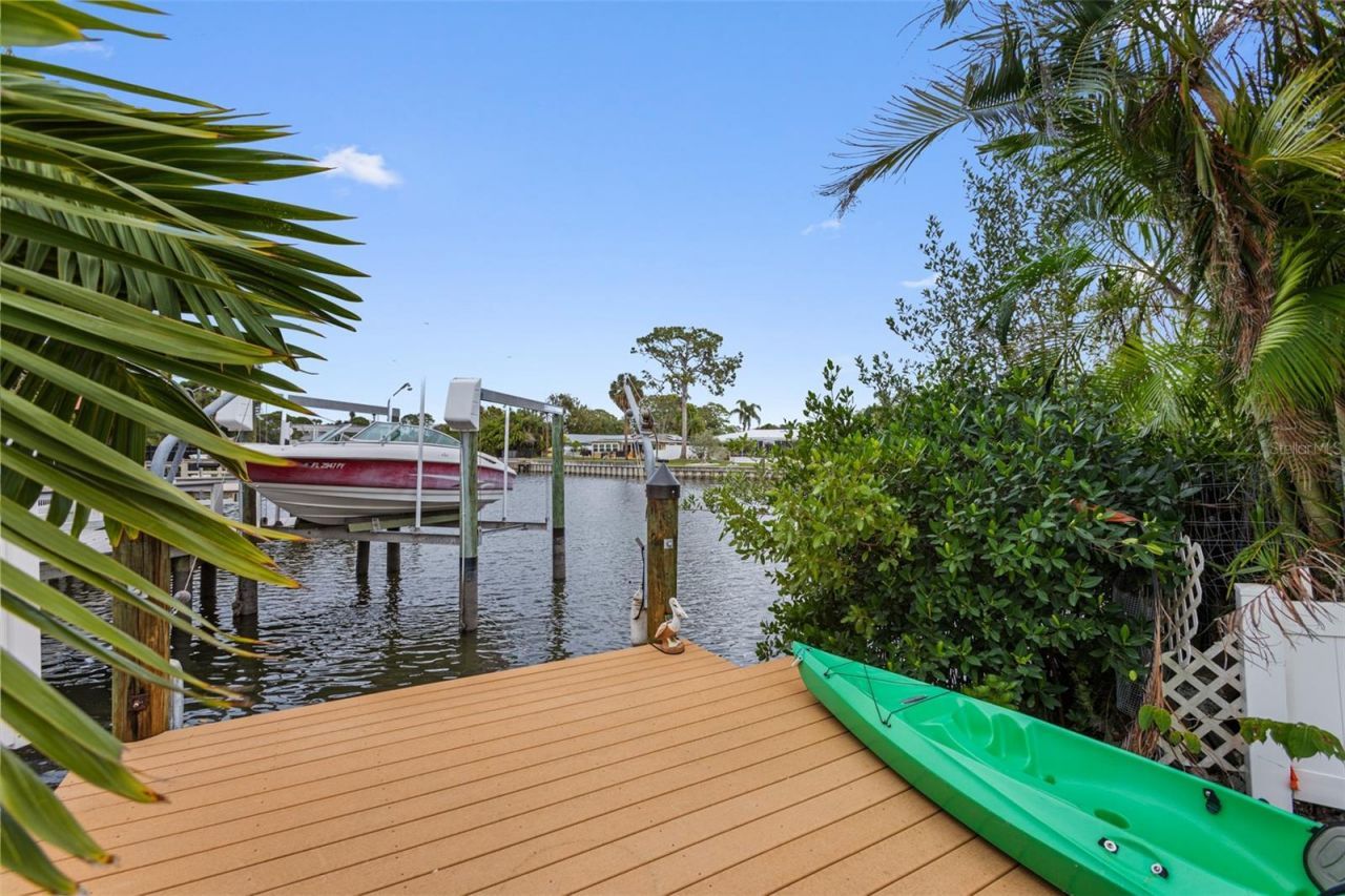 4681 Carson Street Ne, Saint Petersburg, FL 33703 Photo