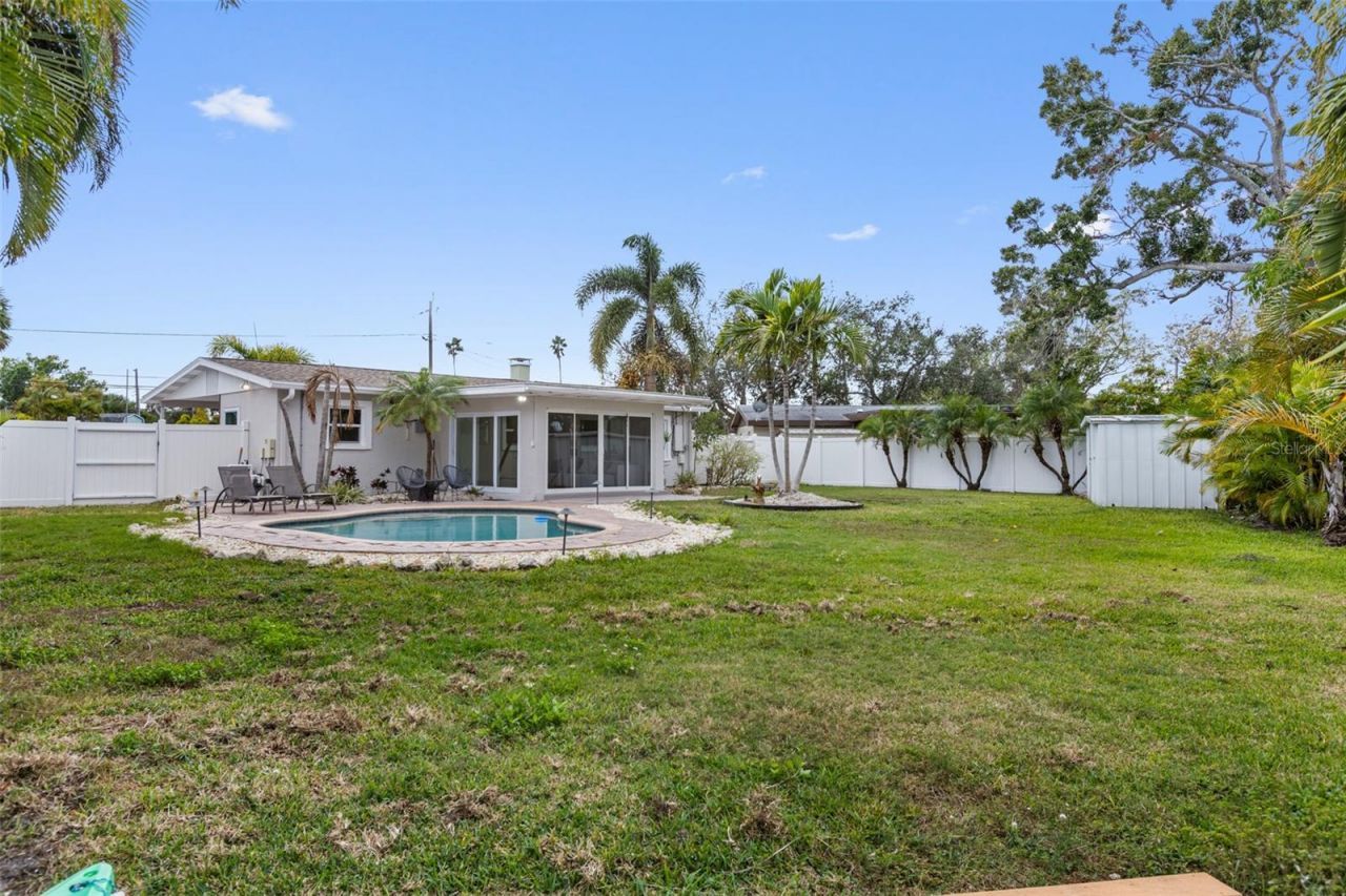 4681 Carson Street Ne, Saint Petersburg, FL 33703 Photo