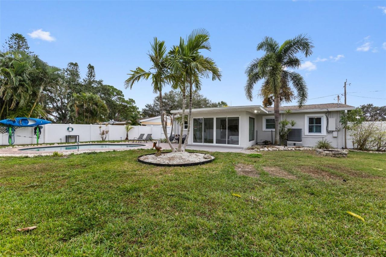 4681 Carson Street Ne, Saint Petersburg, FL 33703 Photo