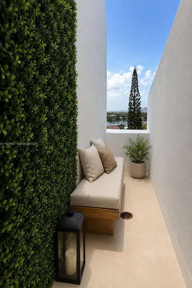 756 84th St, Miami Beach, FL 33141 Photo