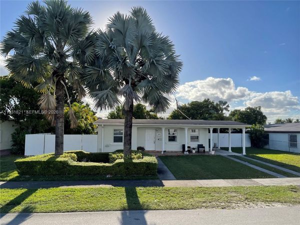 10840 Westwood Lake Dr, Miami, FL 33165