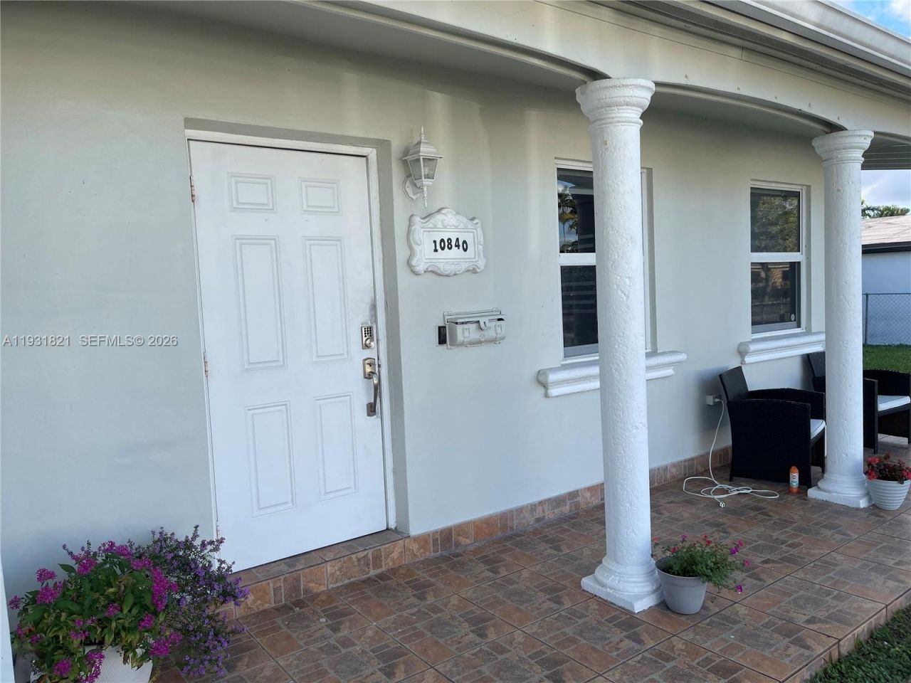 10840 Westwood Lake Dr, Miami, FL 33165 Photo