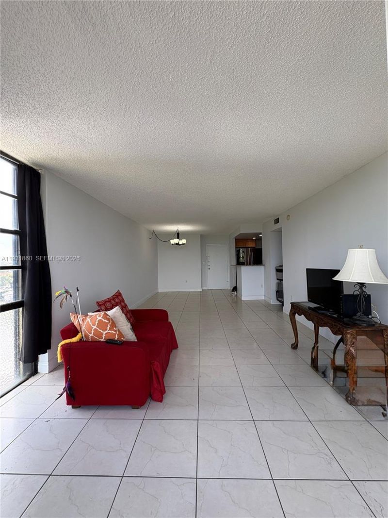 2500 NE 135th St, Unit C502, North Miami, FL 33181 Photo