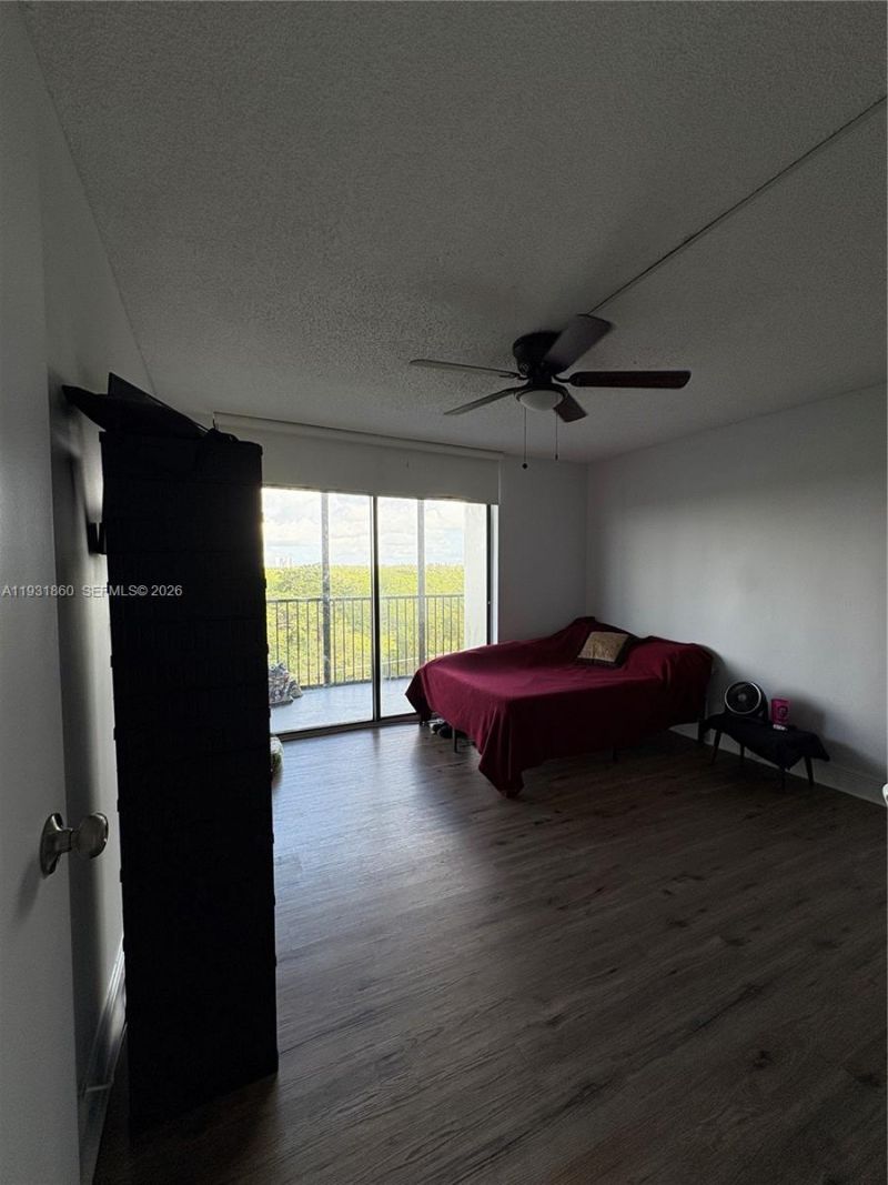 2500 NE 135th St, Unit C502, North Miami, FL 33181 Photo
