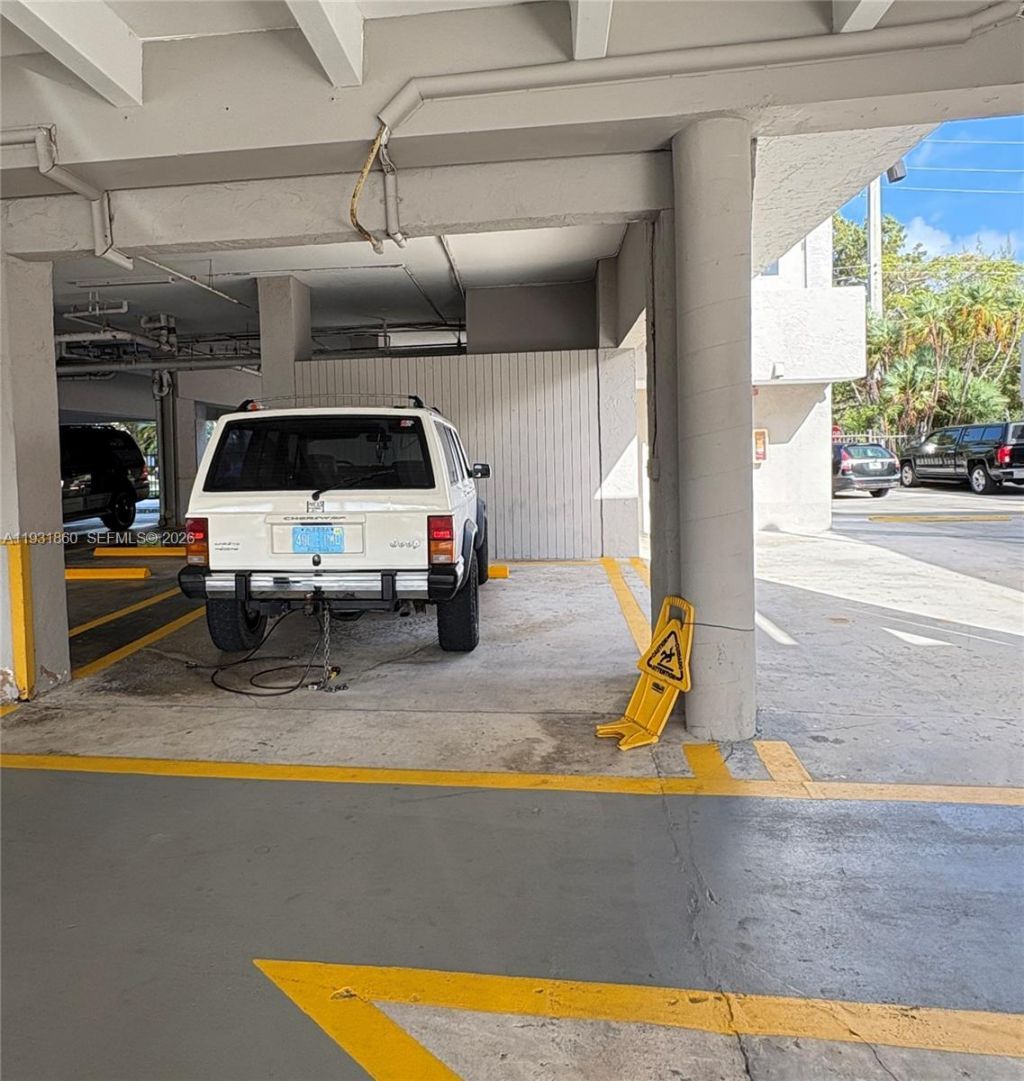 2500 NE 135th St, Unit C502, North Miami, FL 33181 Photo