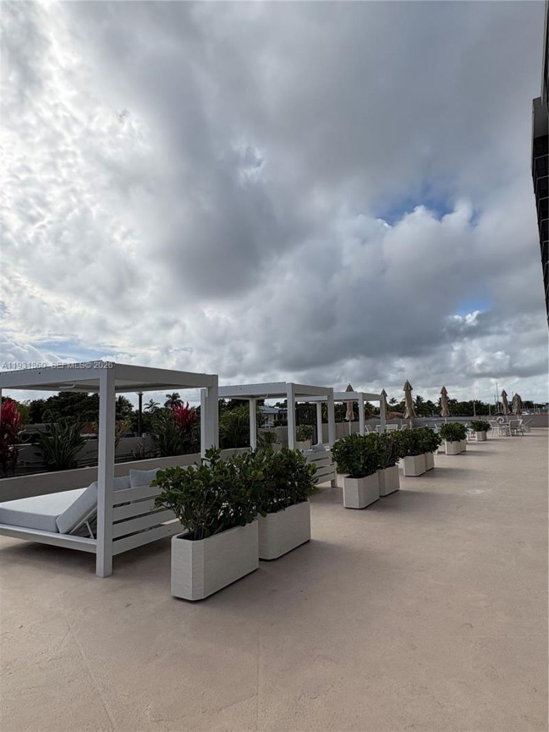 2500 NE 135th St, Unit C502, North Miami, FL 33181 Photo