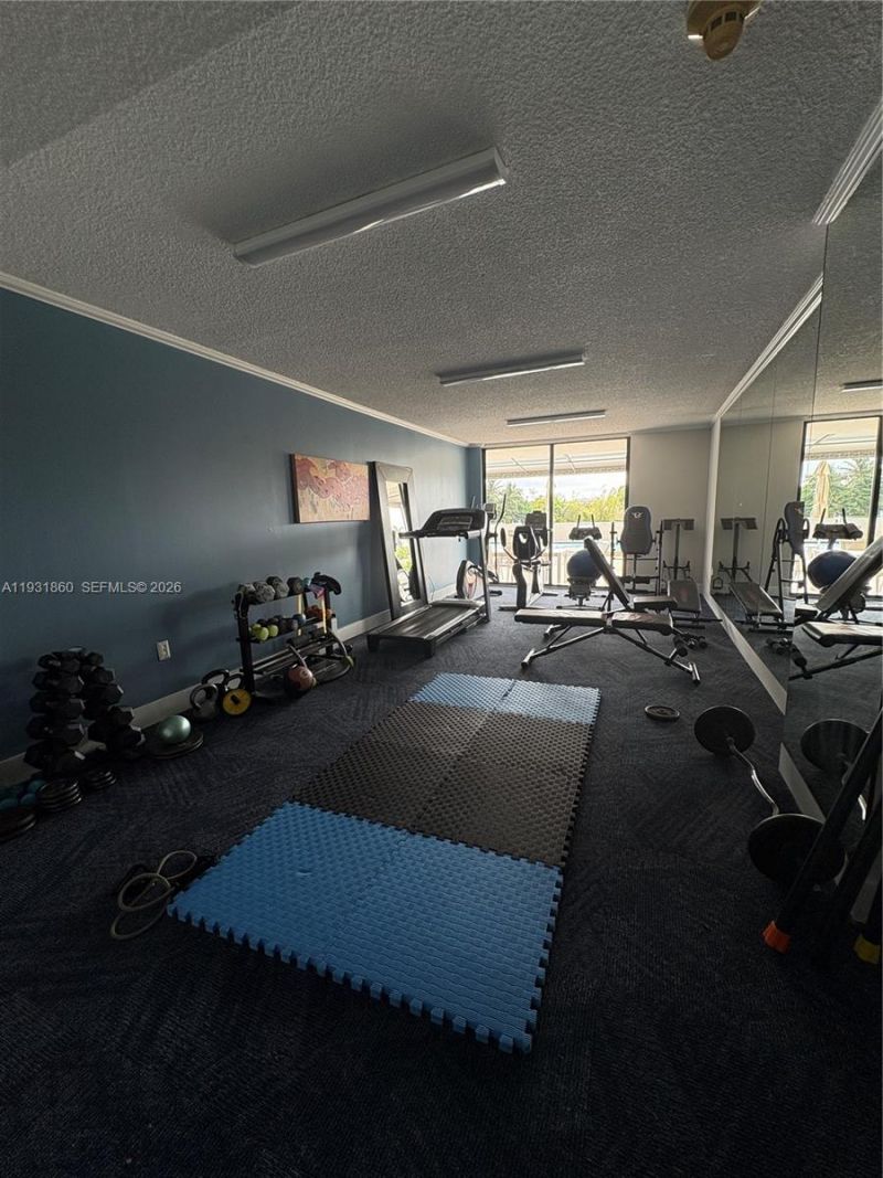 2500 NE 135th St, Unit C502, North Miami, FL 33181 Photo