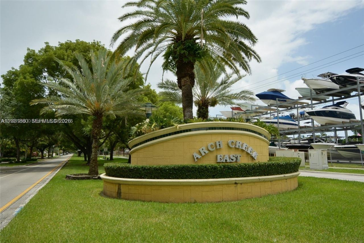 2500 NE 135th St, Unit C502, North Miami, FL 33181 Photo