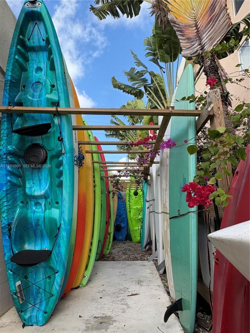 2500 NE 135th St, Unit C502, North Miami, FL 33181 Photo