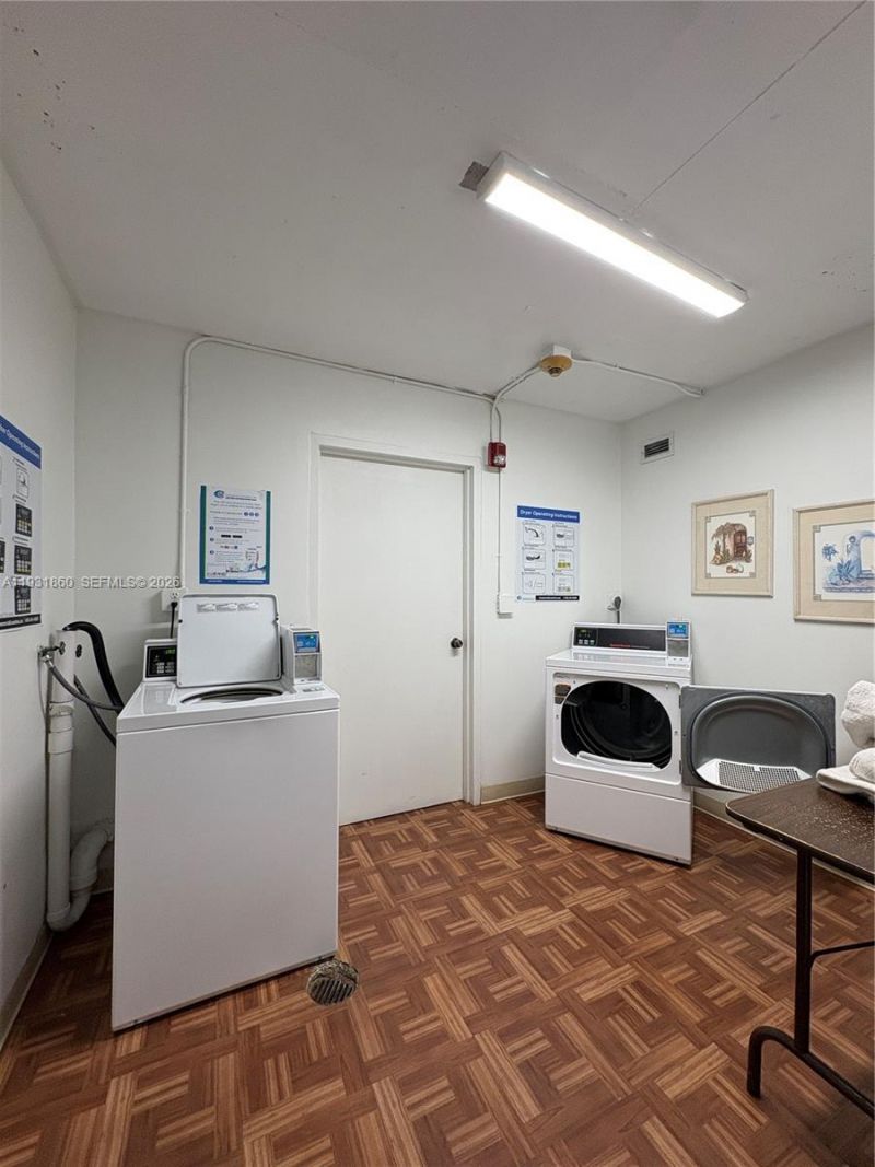 2500 NE 135th St, Unit C502, North Miami, FL 33181 Photo