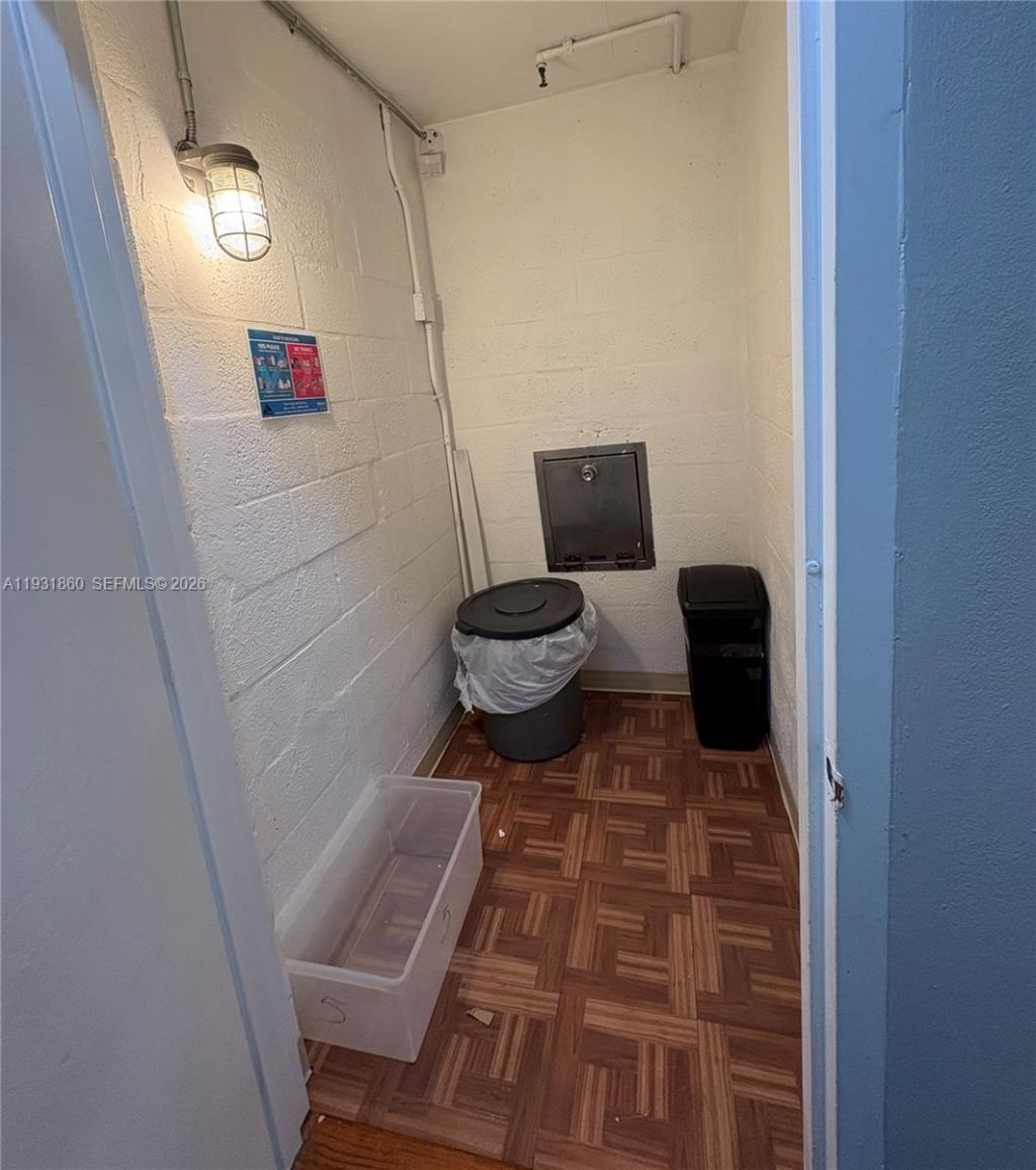 2500 NE 135th St, Unit C502, North Miami, FL 33181 Photo