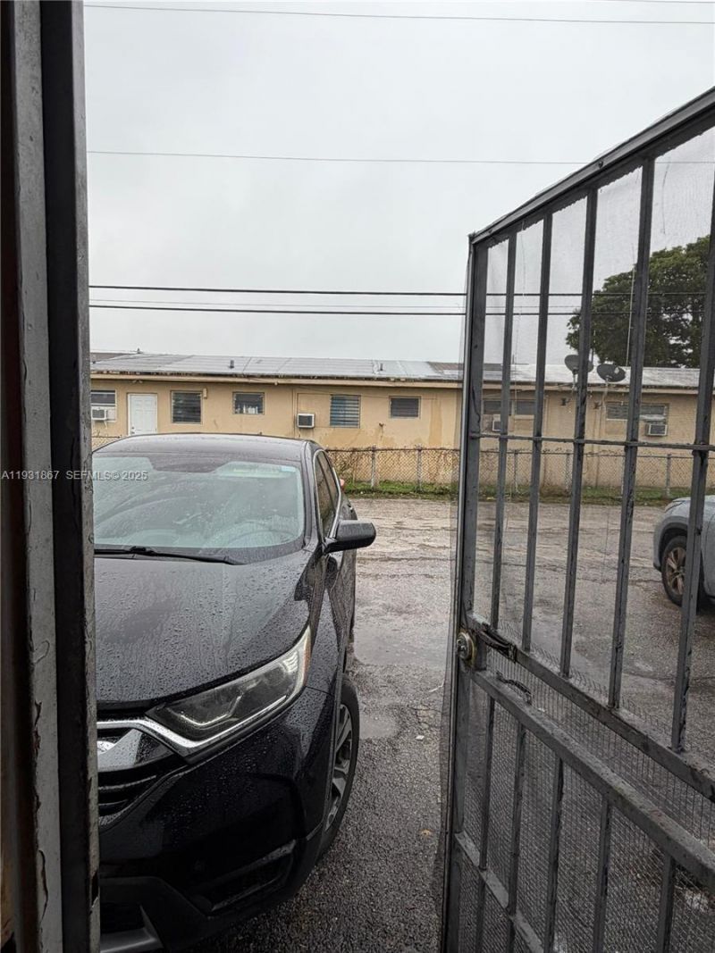 4700 NW 7th St Unit 12-13, Miami, FL 33126 Photo