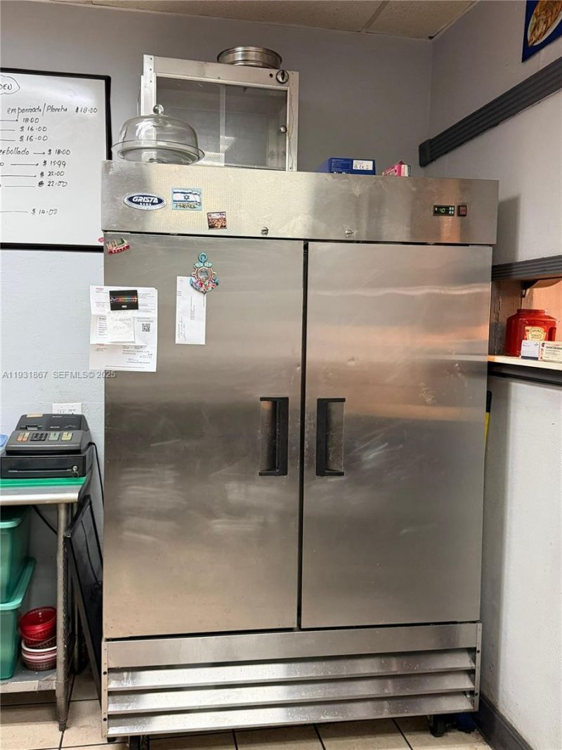 4700 NW 7th St Unit 12-13, Miami, FL 33126 Photo