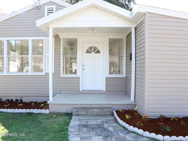 1744 LILLY Road E, Jacksonville, FL 32207