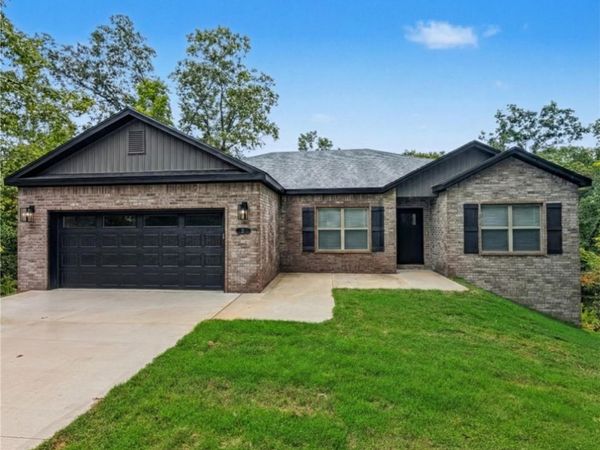 11 Penwith Lane, Bella Vista, AR 72714
