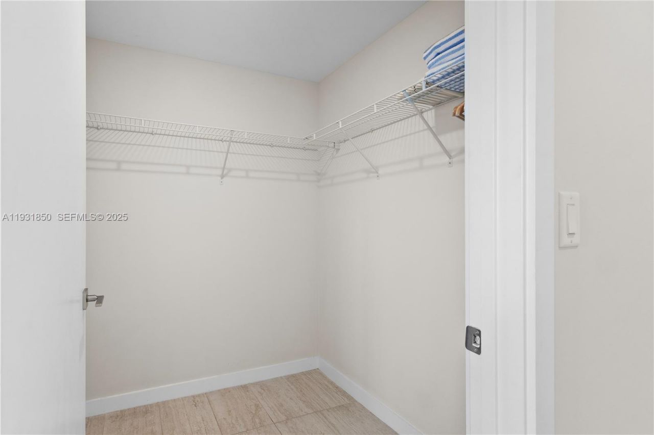 3900 Biscayne Blvd , Unit S-802, Miami, FL 33137 Photo