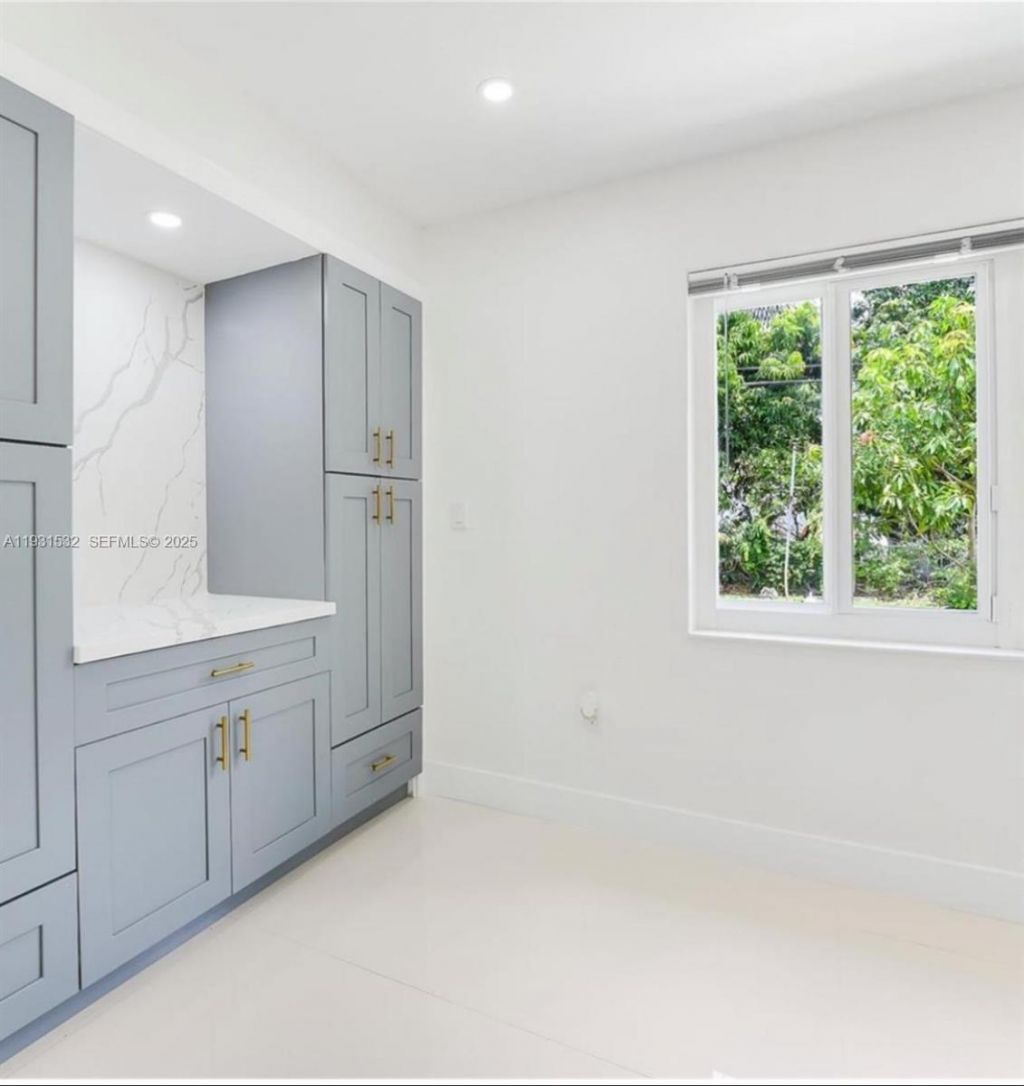 851 NW 146th St, Miami, FL 33168 Photo