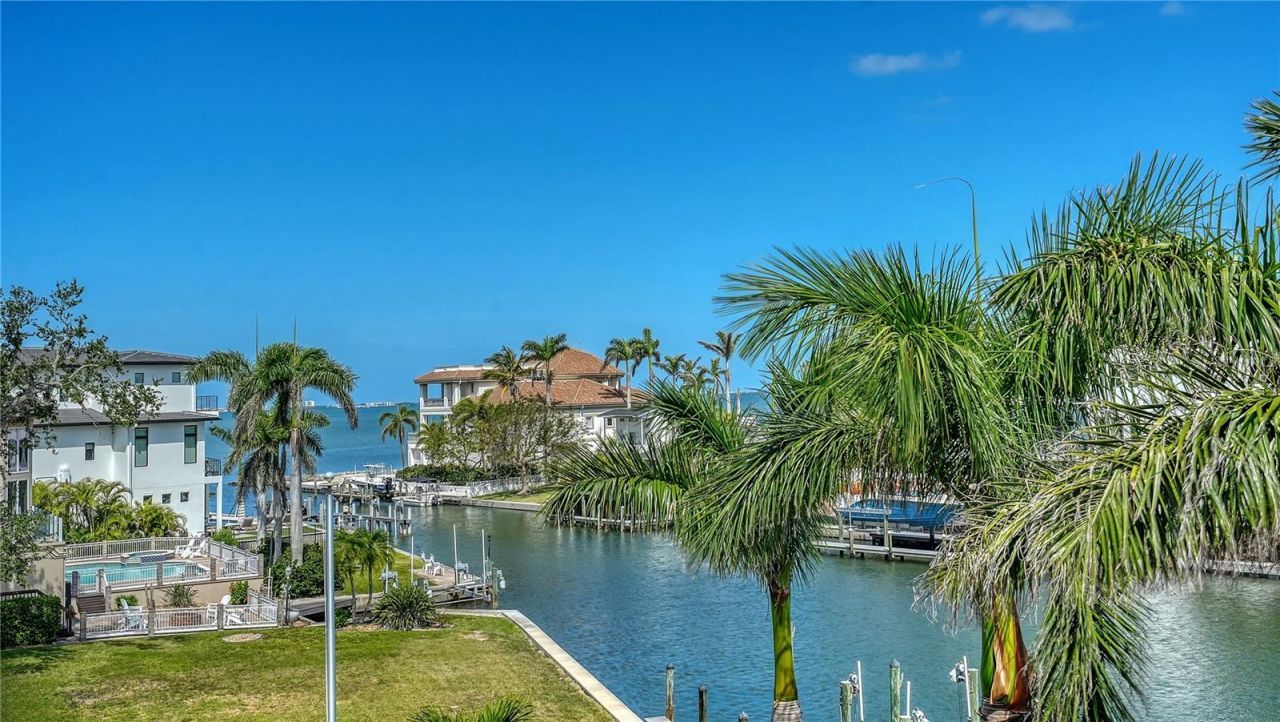 975 Whitakers Lane, Sarasota, FL 34236 Photo