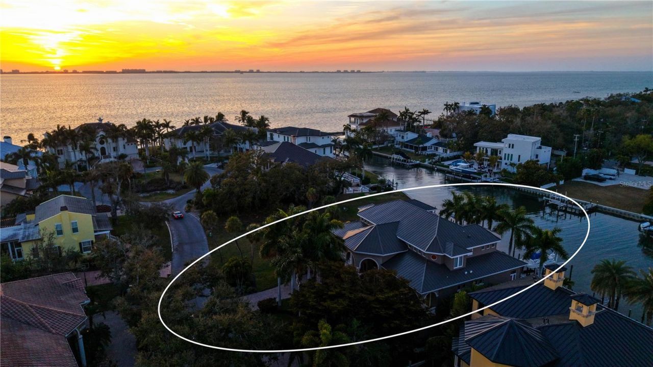 975 Whitakers Lane, Sarasota, FL 34236 Photo