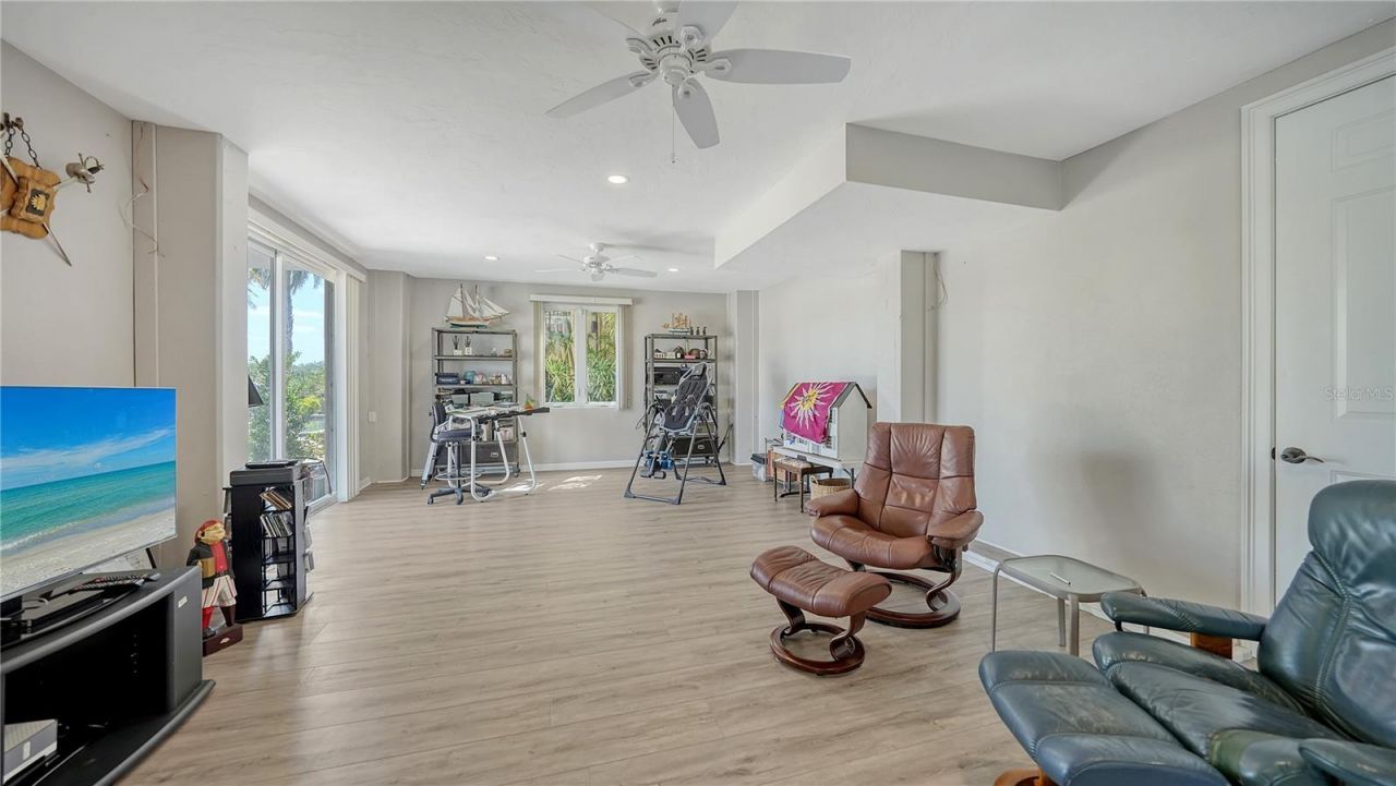 975 Whitakers Lane, Sarasota, FL 34236 Photo