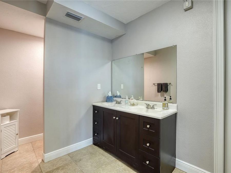 Property Image 79