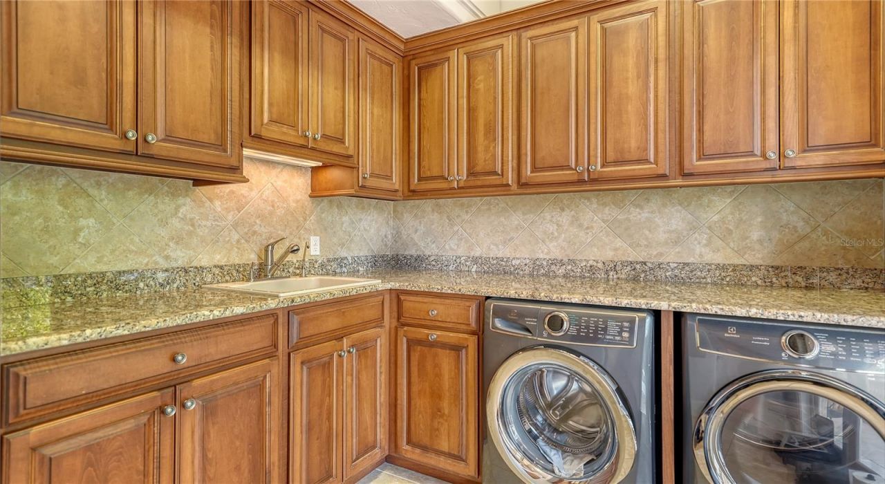 975 Whitakers Lane, Sarasota, FL 34236 Photo