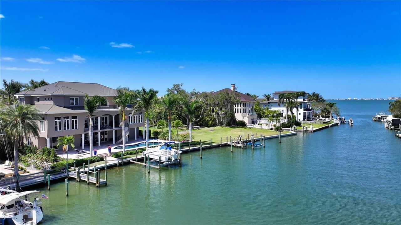 975 Whitakers Lane, Sarasota, FL 34236 Photo