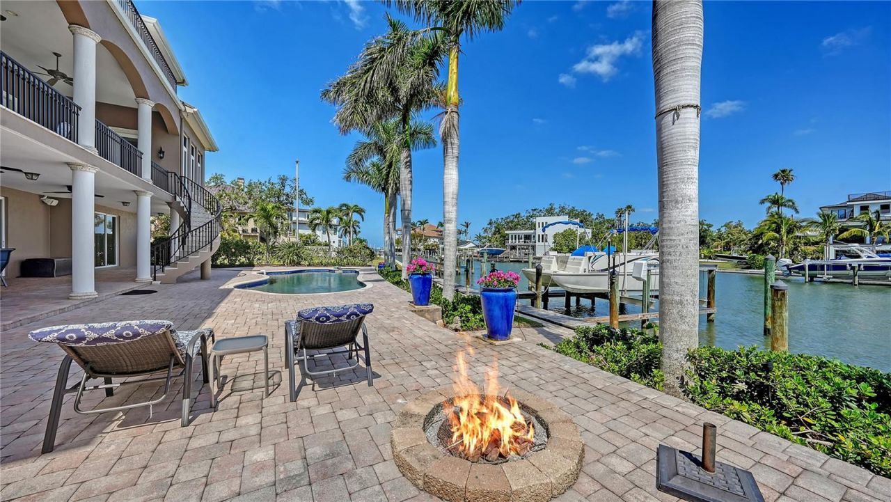 975 Whitakers Lane, Sarasota, FL 34236 Photo