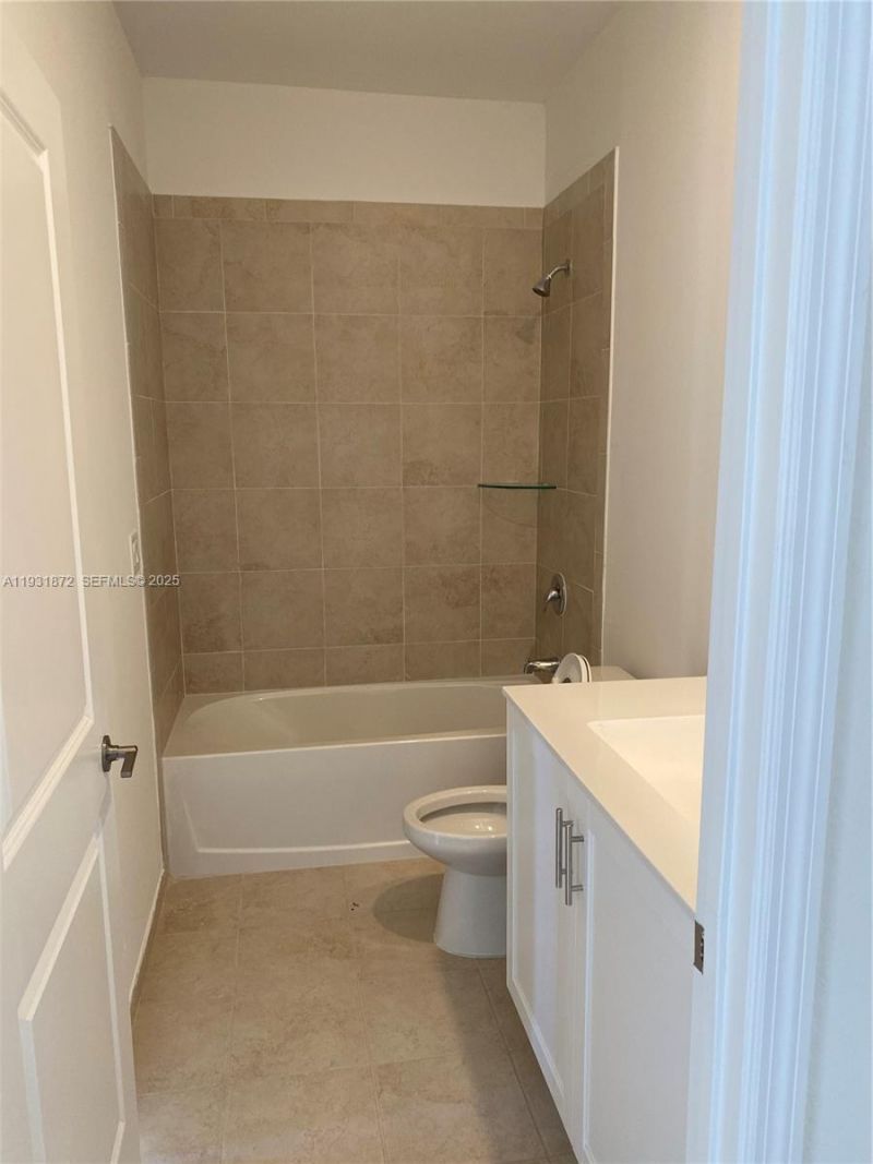 21065 NE 8th Ave, Miami, FL 33179 Photo