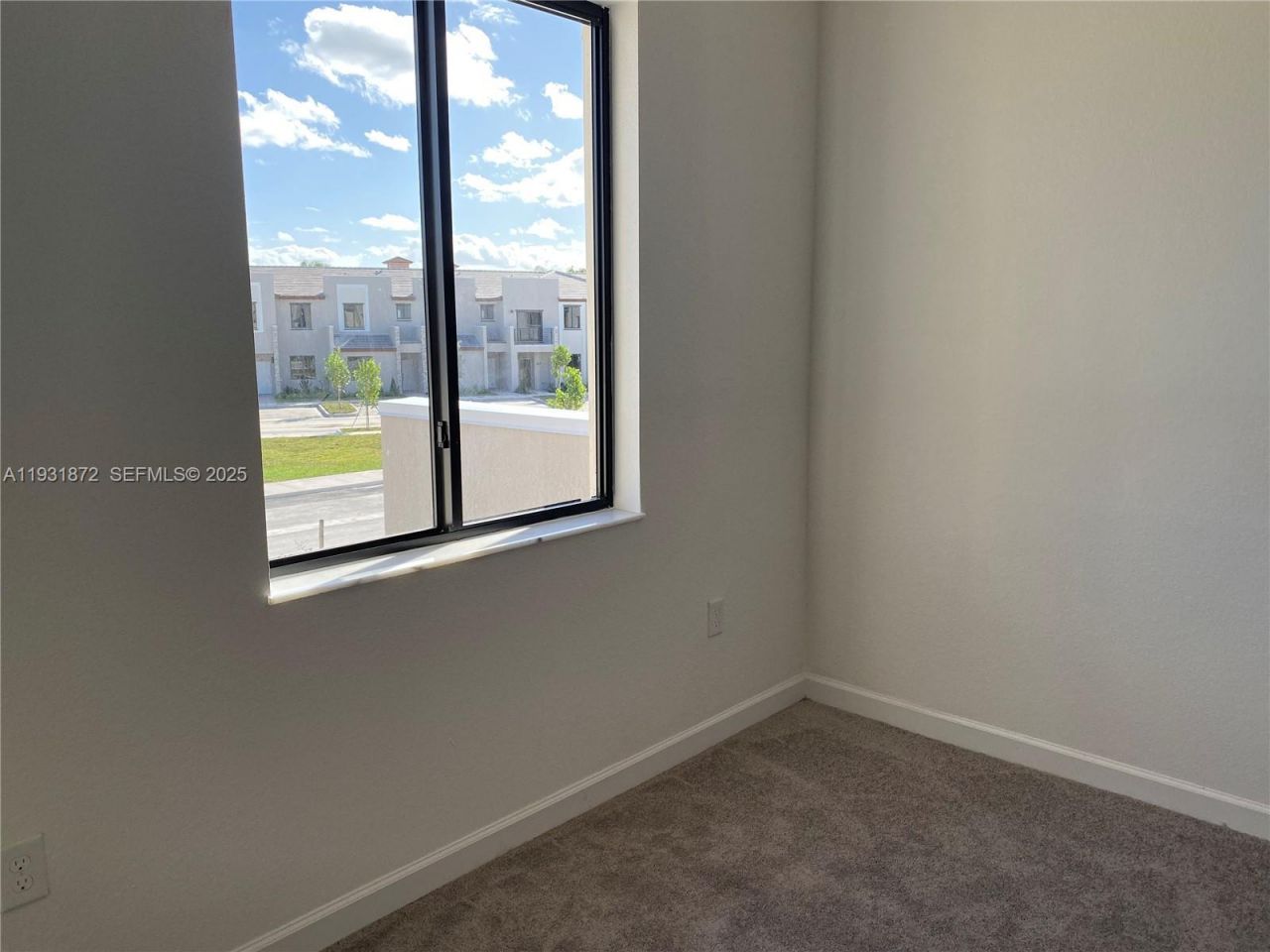 21065 NE 8th Ave, Miami, FL 33179 Photo