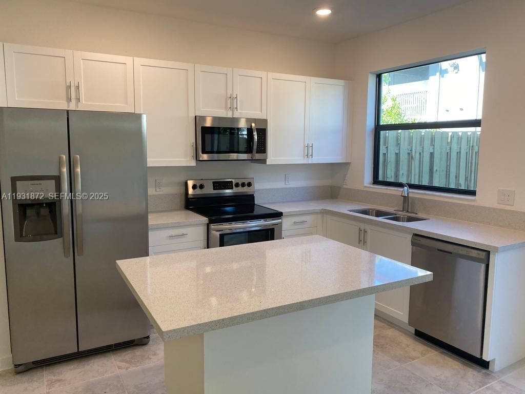 21065 NE 8th Ave, Miami, FL 33179 Photo