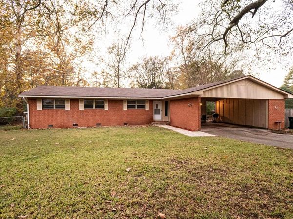 901 CRESTWOOD Drive, El Dorado, AR 71730