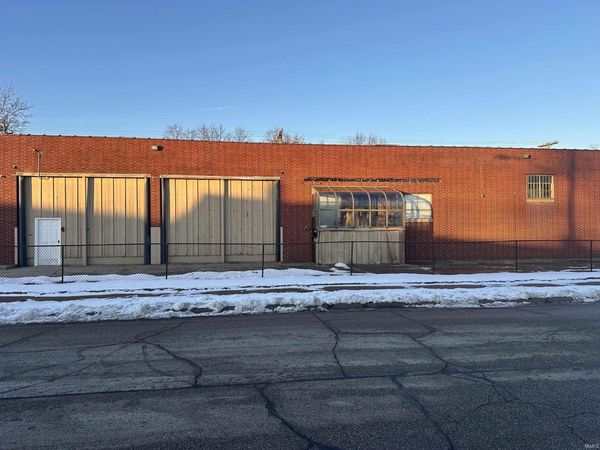 1200 W 6Th Street, Mishawaka, IN 46544