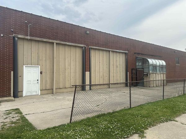 1200 W 6Th Street, Mishawaka, IN 46544