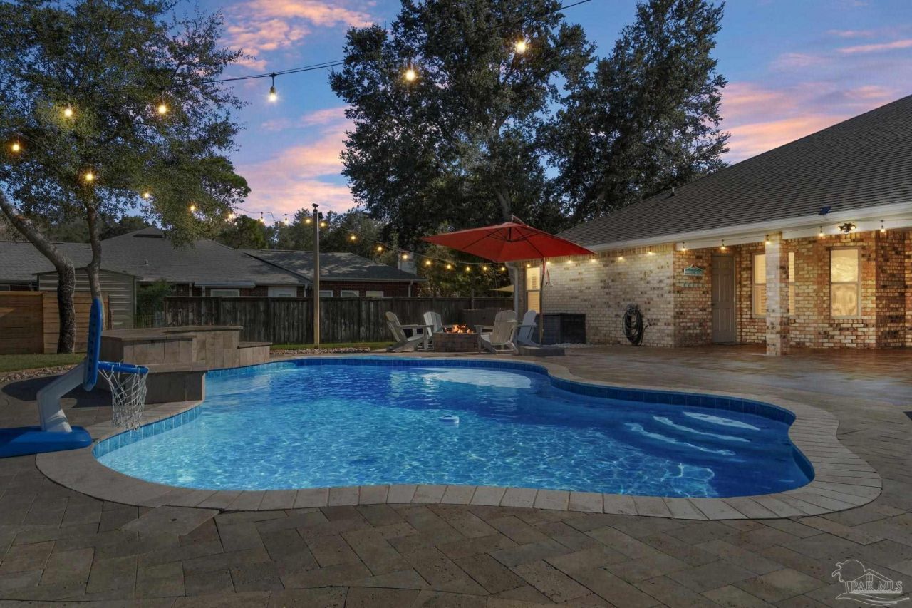 2365 Crescent Rd Navarre, FL 32566