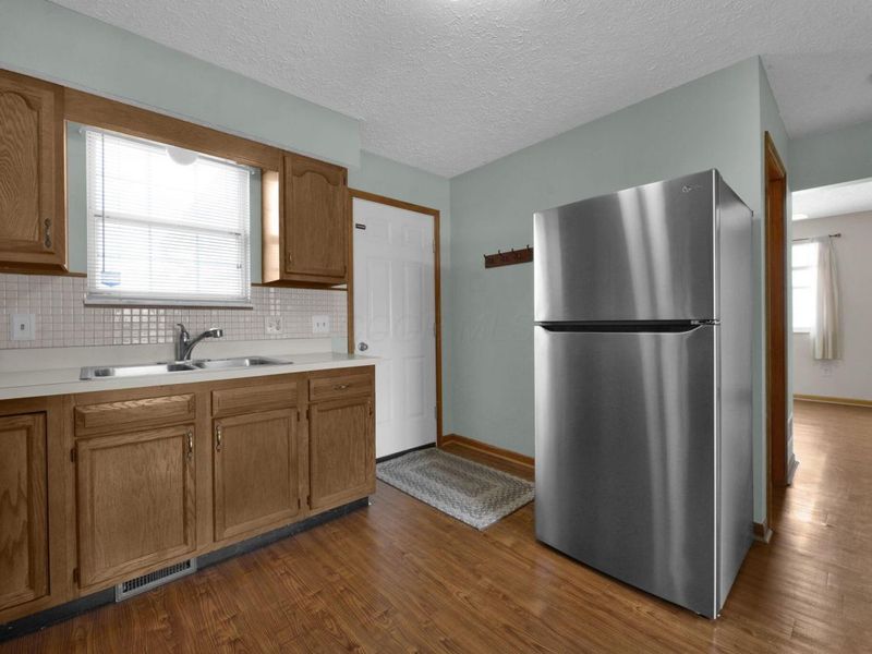 89 Postle Boulevard, Columbus, OH 43228 Photo 10