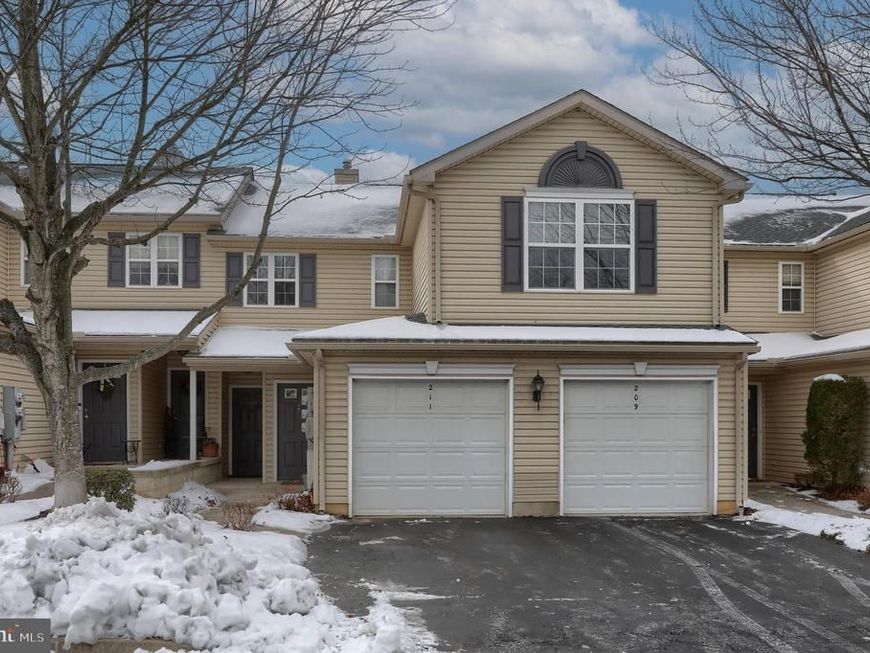 211 Sparrow Road, Hummelstown, PA 17036 Main Photo