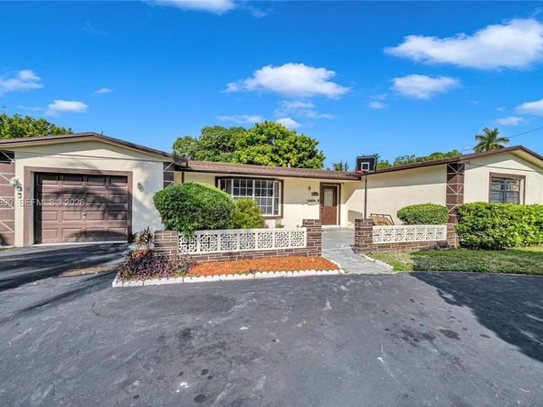 4751 NW 5th Ct, Plantation, FL 33317