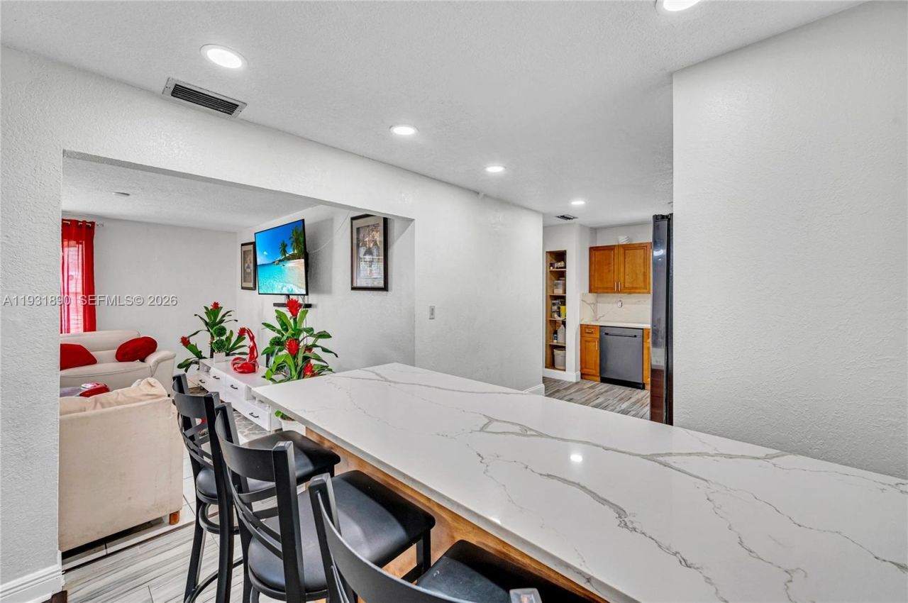 4751 NW 5th Ct, Plantation, FL 33317 Photo