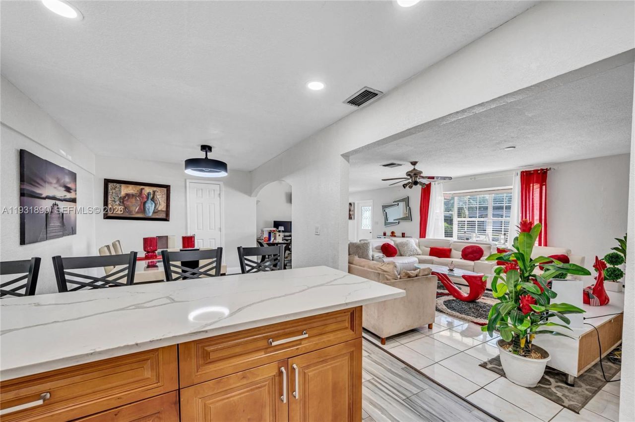 4751 NW 5th Ct, Plantation, FL 33317 Photo