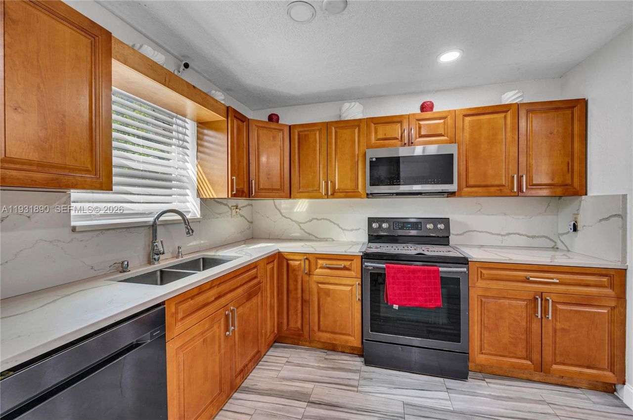 4751 NW 5th Ct, Plantation, FL 33317 Photo