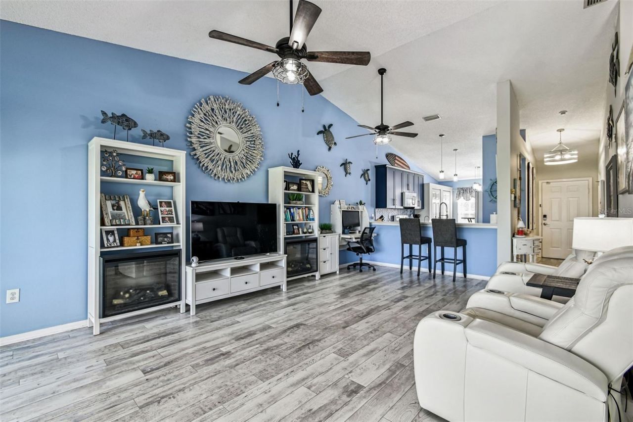 4210 Caddie Drive E, Unit 202, Bradenton, FL 34203 Photo