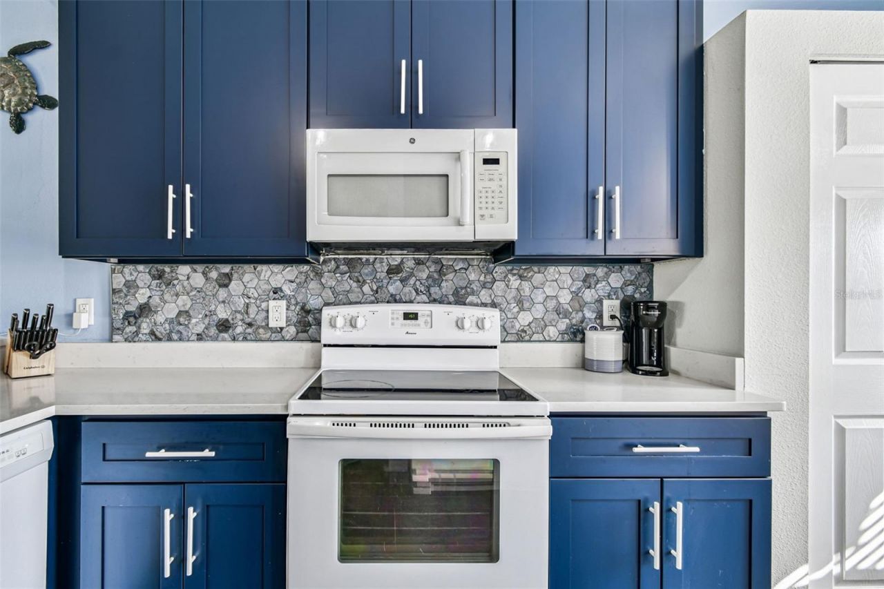 4210 Caddie Drive E, Unit 202, Bradenton, FL 34203 Photo