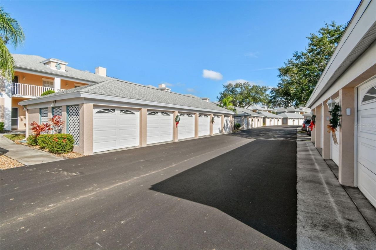 4210 Caddie Drive E, Unit 202, Bradenton, FL 34203 Photo