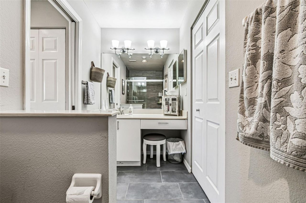 4210 Caddie Drive E, Unit 202, Bradenton, FL 34203 Photo